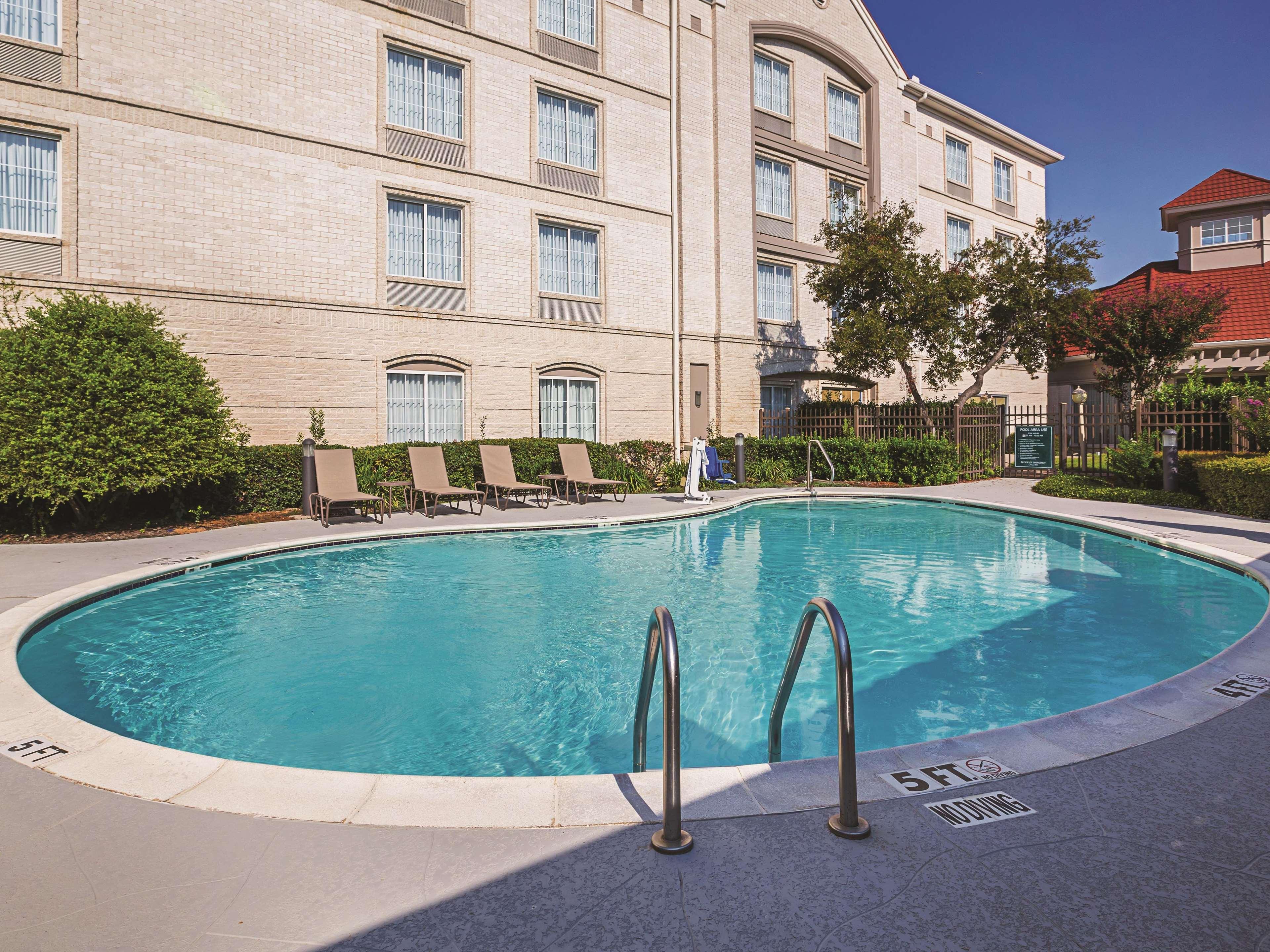 La Quinta By Wyndham Dallas Plano West Exterior photo
