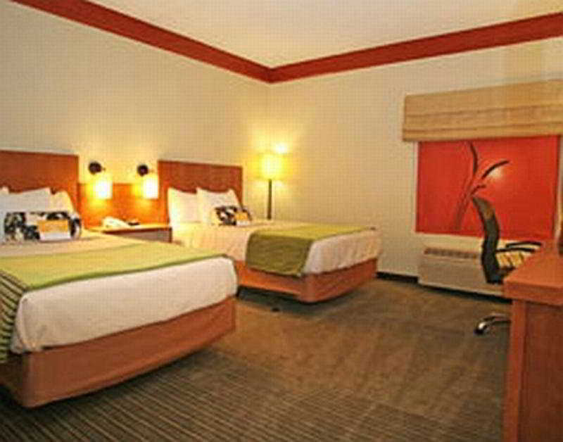 La Quinta By Wyndham Dallas Plano West Exterior photo