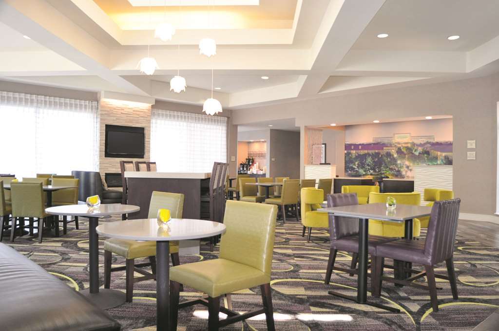La Quinta By Wyndham Dallas Plano West Restaurant photo